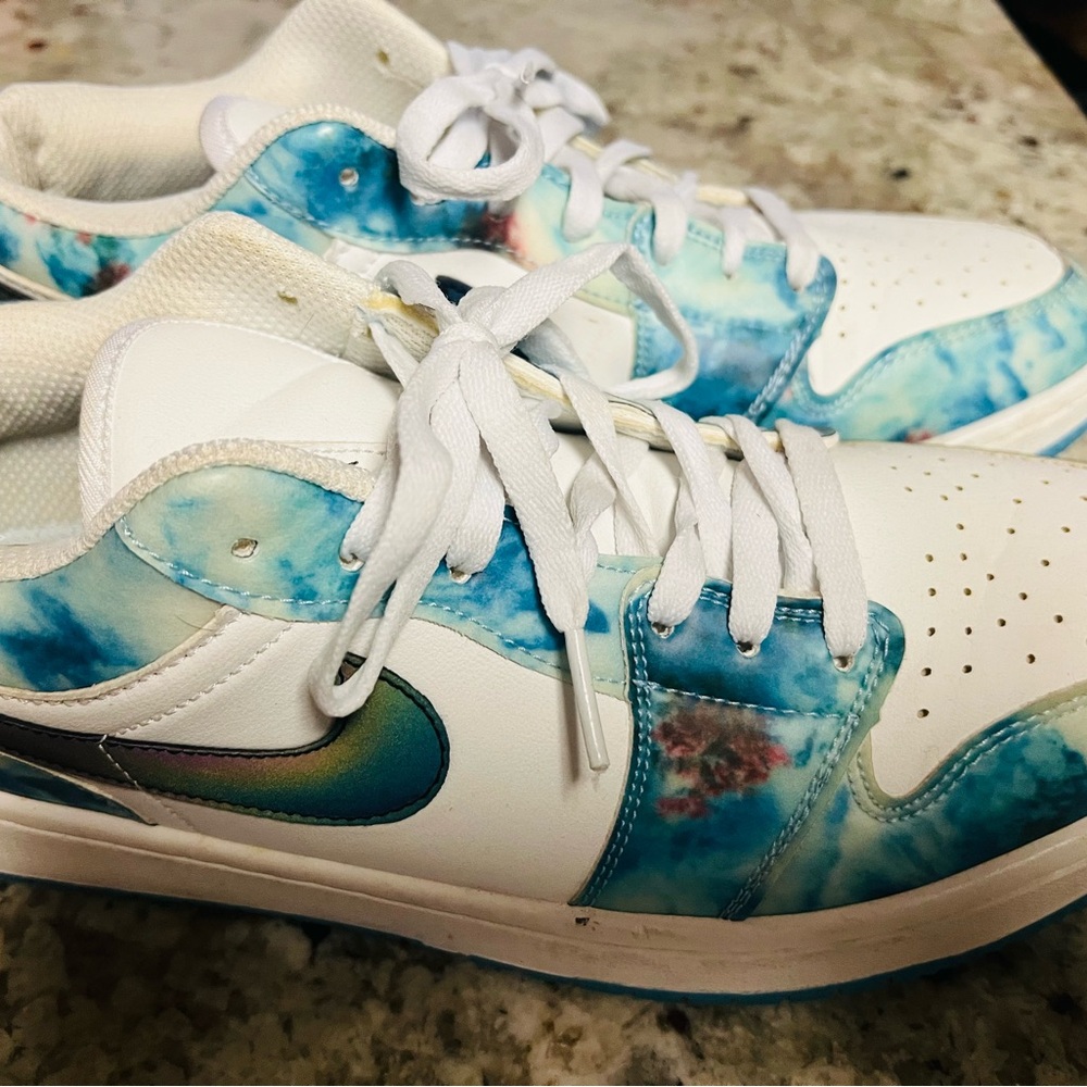 Nike Women's Sneakers - White and Blue